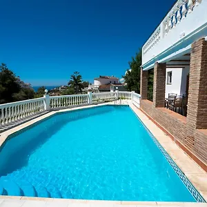 la-colina-menyber.hotelsinnerja.org/